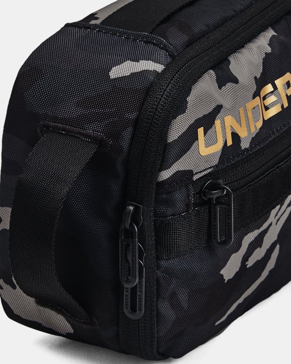 Unisex UA Contain Travel Kit, Black, pdpMainDesktop image number 2